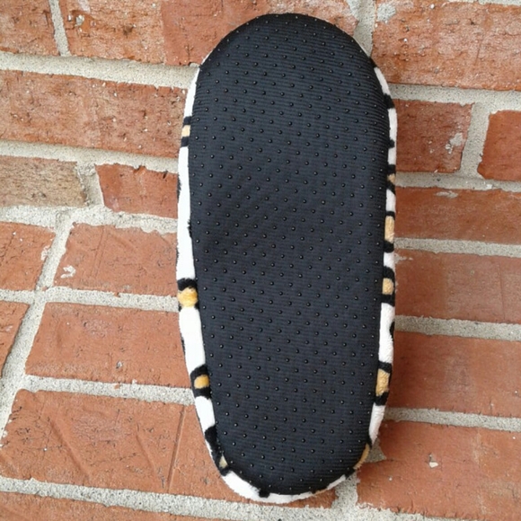 N.Y.A Leopard Print Fleece/Sherpa Slippers - Picture 4 of 5